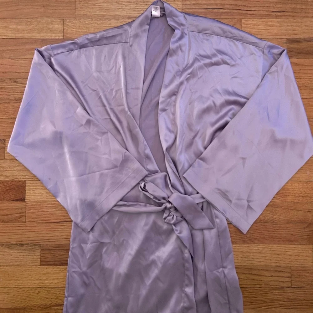 Victoria's Secret Light Purple Satin Robe - Picture 3 of 4